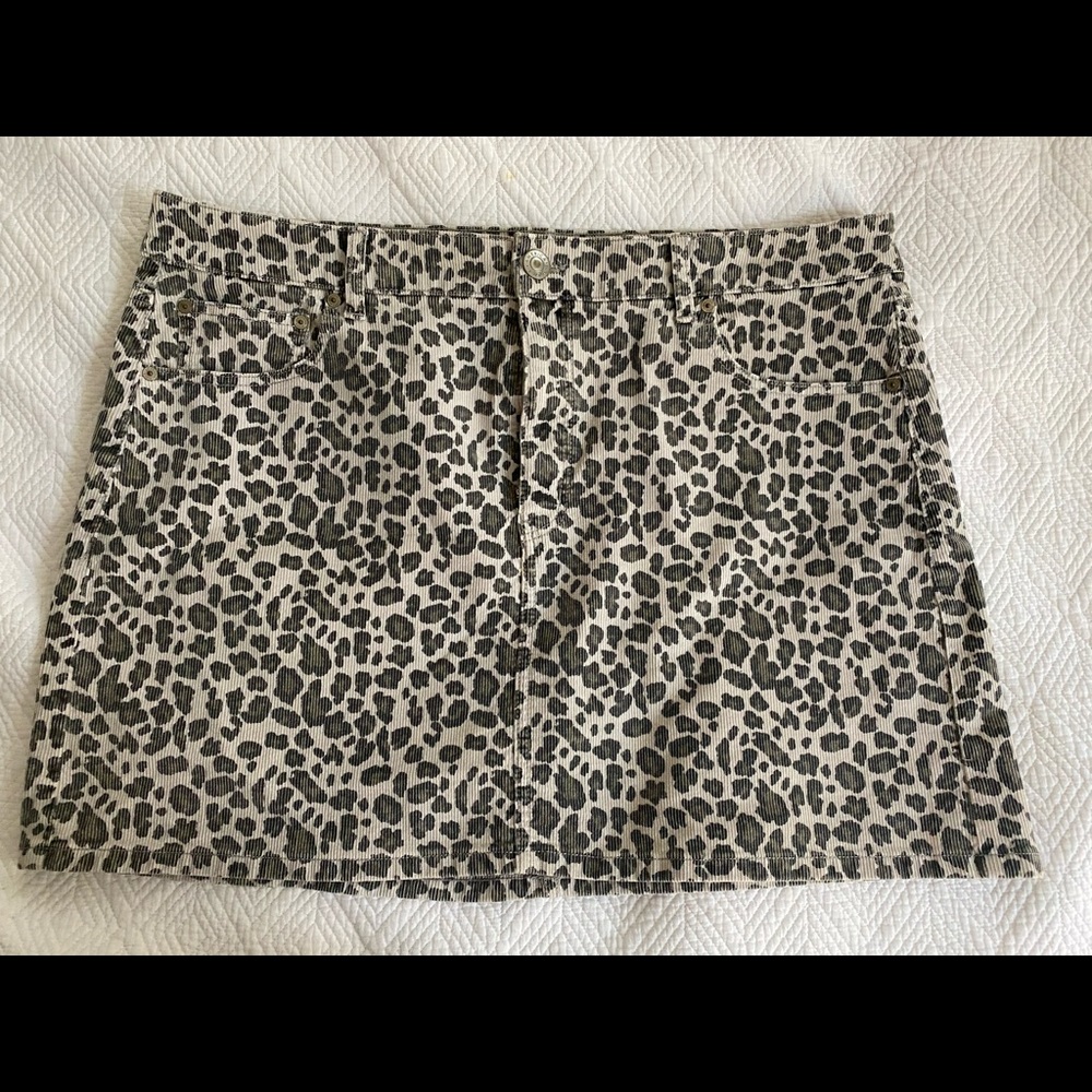 BRAND NEW American eagle cheetah skirt